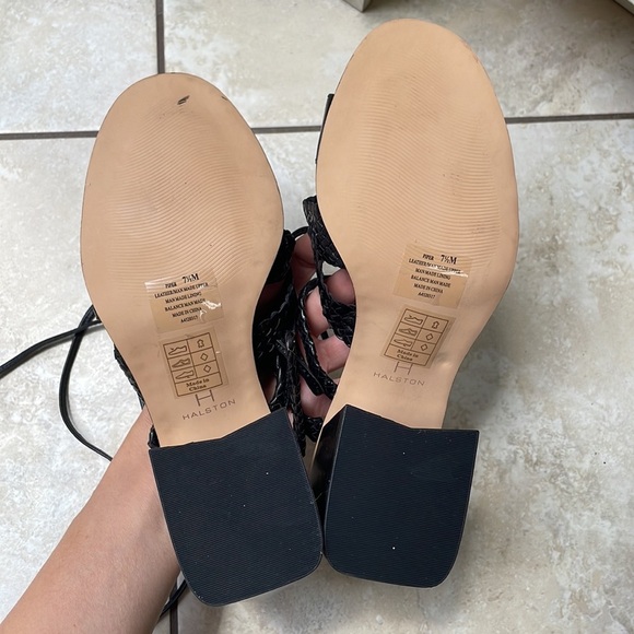 7.5 Halston Piper Strappy Block Chunky Sandal Heels Black Leather Braided - Picture 12 of 12